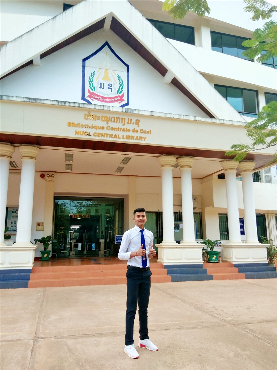 林納，柬埔寨人 老撾國立大學建筑學院建筑學專業(yè)